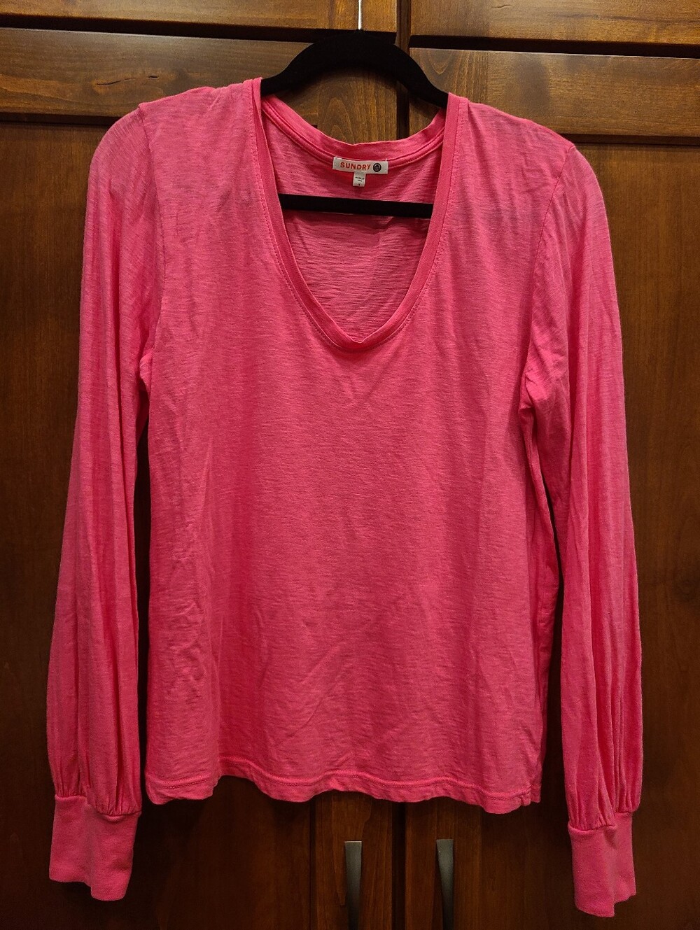 Sundry Long Sleeve Scoop Neck Tee in Bright Pink Size 1